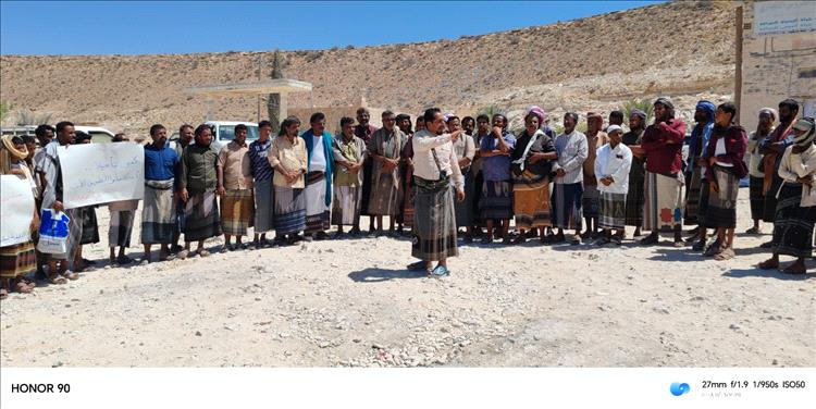 وقفة احتجاجية في لبنة للمطالبة باستكمال طريق الفرضحة – دوعن الحيوي