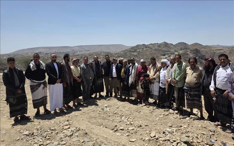 سالم الوالي وعوض الصلاحي يزوران مشروع محطة الغاز المنزلي بمديرية يافع لبعوس